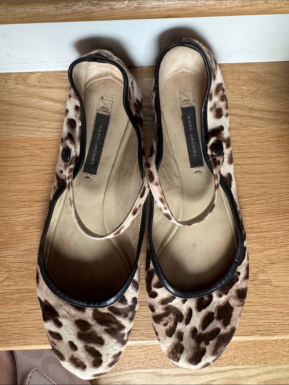 Marc Jacobs Leopard Calf Hair Mary Jane Flats Size 40 Animal Print Ballet Shoes